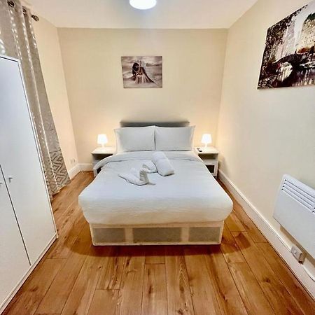 Studio Flat In Colliers Wood Daire Londra Dış mekan fotoğraf