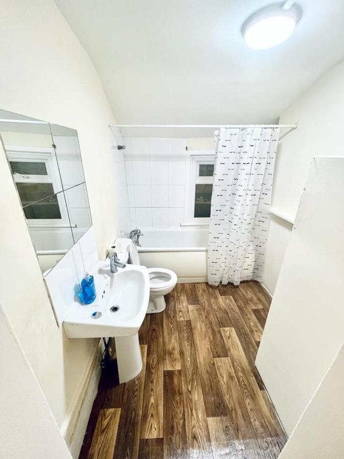 Studio Flat In Colliers Wood Daire Londra Dış mekan fotoğraf