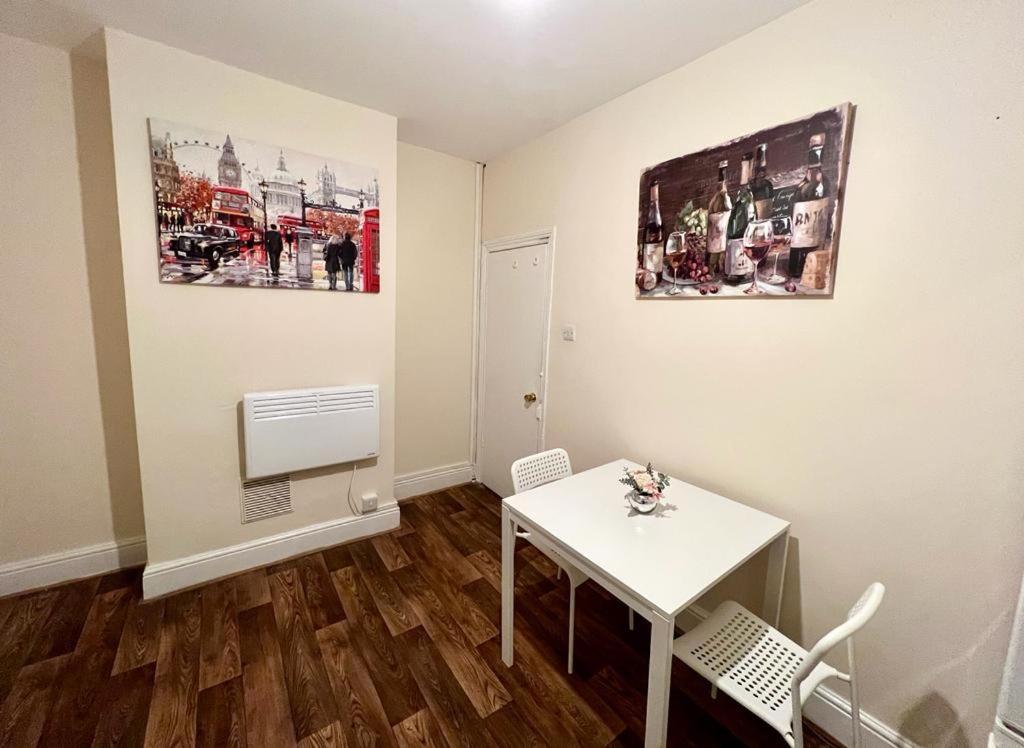 Studio Flat In Colliers Wood Daire Londra Dış mekan fotoğraf
